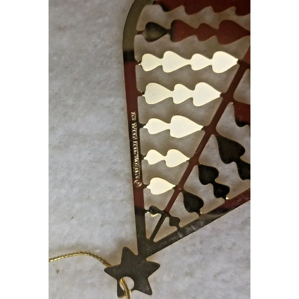 Ornament 1993 Hallmark tree brass Christmas holiday delicate‎
